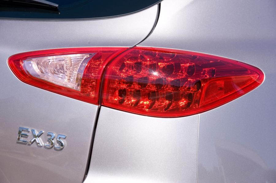  Infiniti EX35 2009 года  (фото 2 из 9)